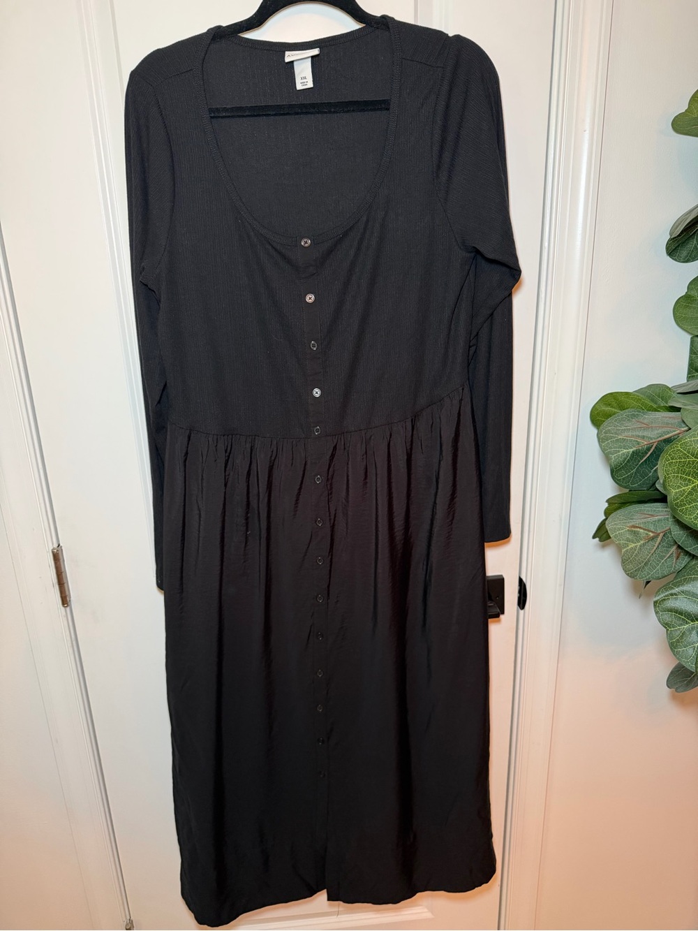 Ava & Viv Black Long-Sleeve Button-Front Midi Dress